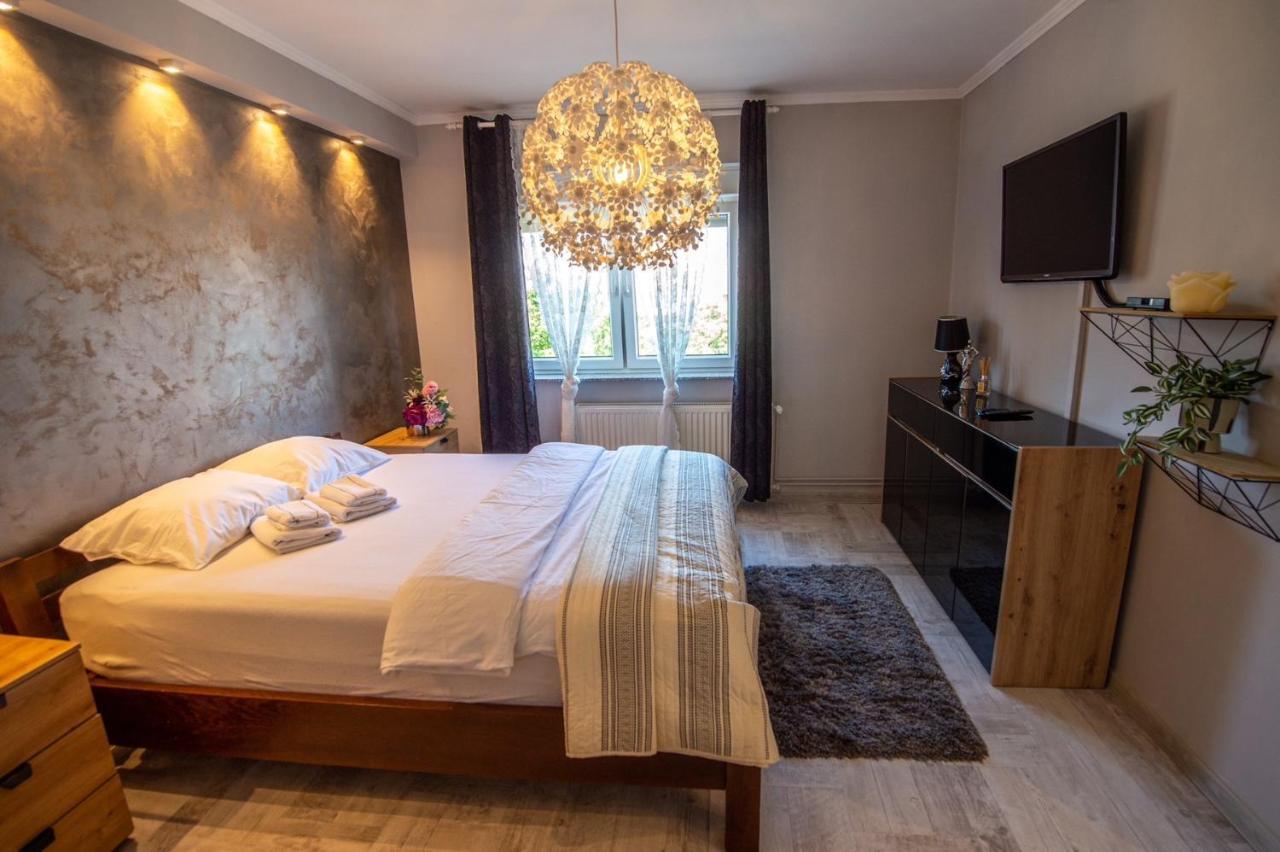 Apartman Pannonica Pin 0-24H Σλαβόνσκι Μπροντ Εξωτερικό φωτογραφία